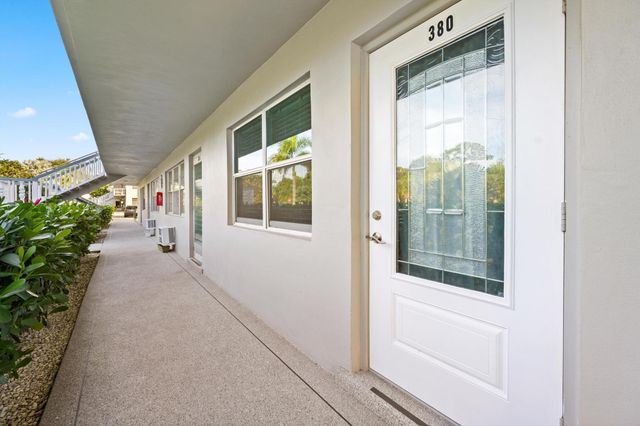 380 Sheffield P, West Palm Beach, FL 33417