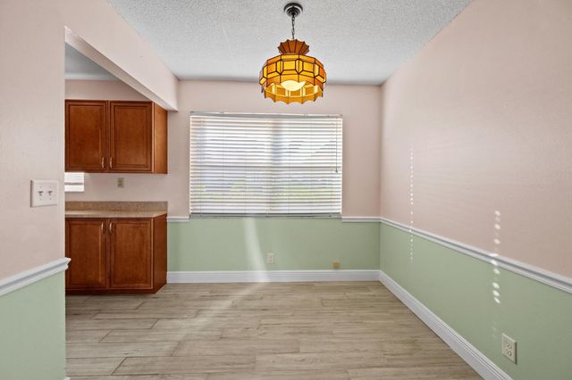 380 Sheffield P, West Palm Beach, FL 33417