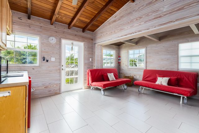 157 Caloosa Street, Plantation Key, FL 33070