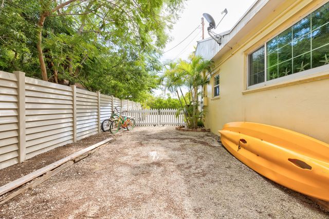 157 Caloosa Street, Plantation Key, FL 33070
