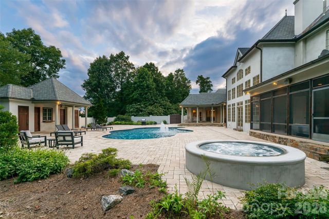 316 S Braeside Court, Asheville, NC 28803