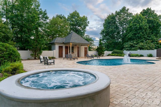 316 S Braeside Court, Asheville, NC 28803