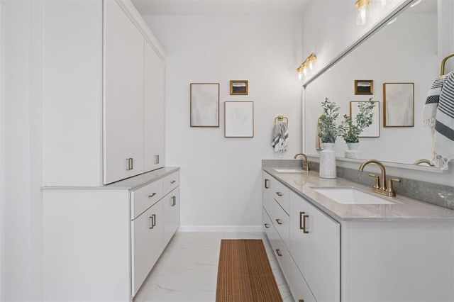 2201 Lago Drive, Moore, OK 73160