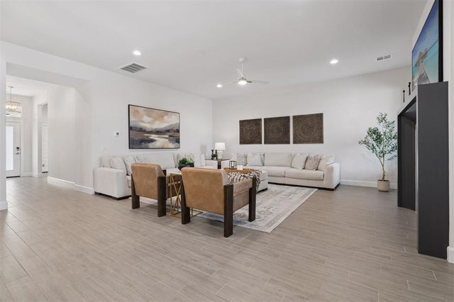 2201 Lago Drive, Moore, OK 73160