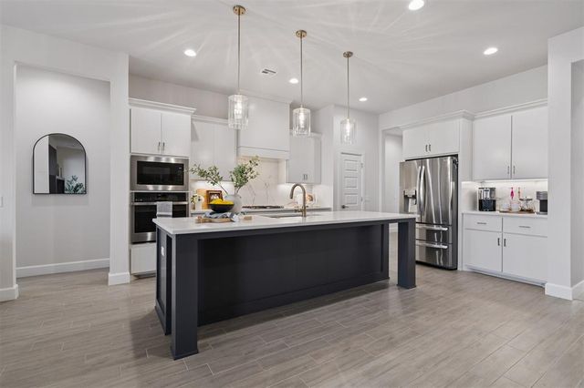 2201 Lago Drive, Moore, OK 73160