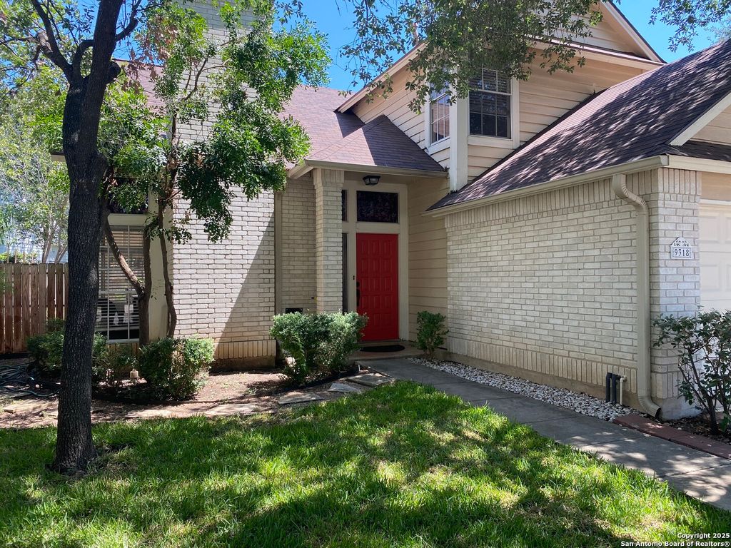 9318 Andersonville Ln, San Antonio, TX 78240