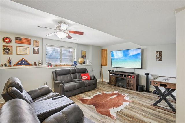 208 Westgate Court, Warrensburg, MO 64093