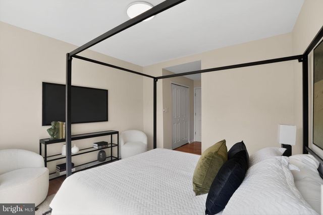 1304 S 7TH ST, Philadelphia, PA 19147