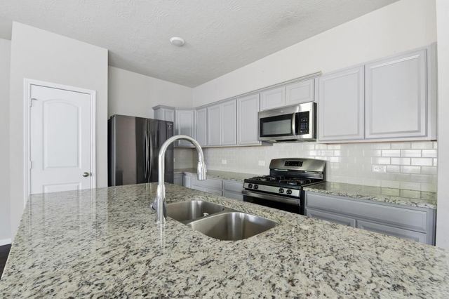 115 Austin Road, Angleton, TX 77515