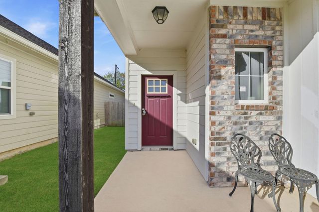 115 Austin Road, Angleton, TX 77515