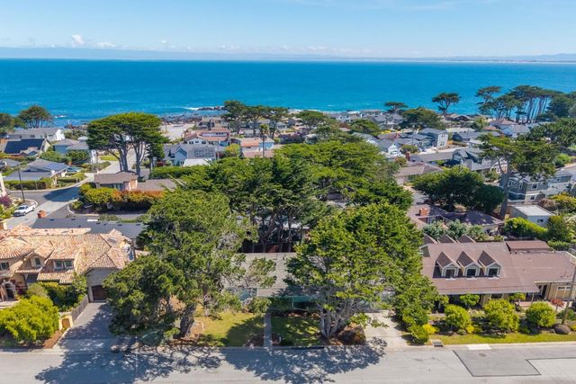 1136 Del Monte Boulevard, Pacific Grove, CA 93950