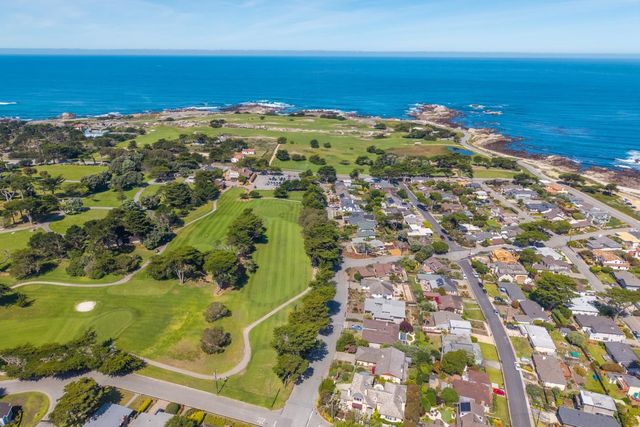 1136 Del Monte Boulevard, Pacific Grove, CA 93950