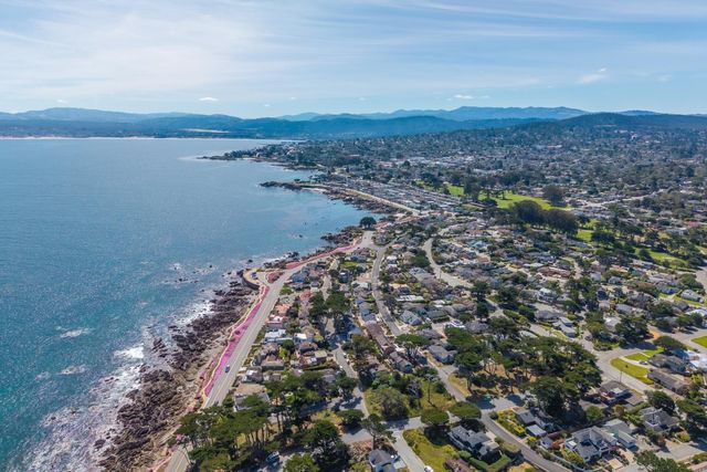 1136 Del Monte Boulevard, Pacific Grove, CA 93950