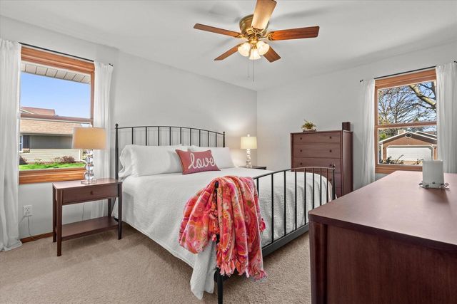 N76W15272 Prairie LANE, Menomonee Falls, WI 53051