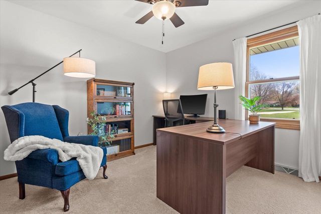 N76W15272 Prairie LANE, Menomonee Falls, WI 53051
