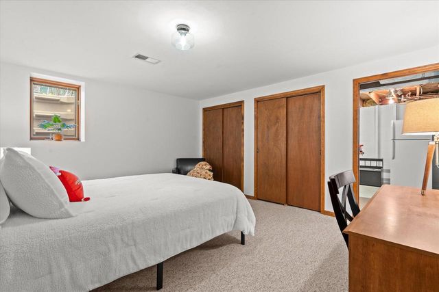 N76W15272 Prairie LANE, Menomonee Falls, WI 53051