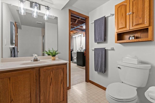 N76W15272 Prairie LANE, Menomonee Falls, WI 53051