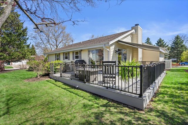 N76W15272 Prairie LANE, Menomonee Falls, WI 53051