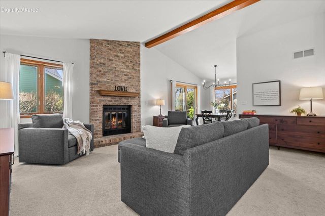 N76W15272 Prairie LANE, Menomonee Falls, WI 53051