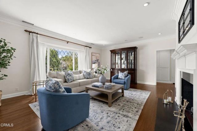 534 Vallombrosa Drive, Pasadena, CA 91107