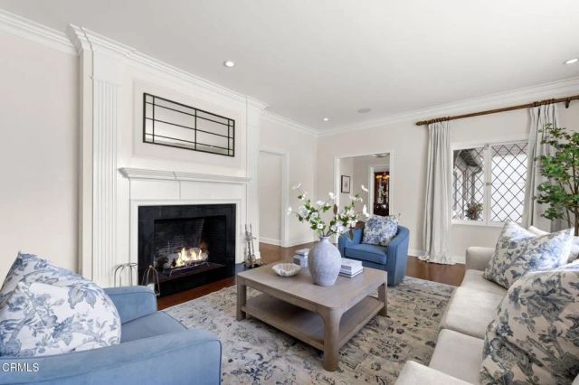 534 Vallombrosa Drive, Pasadena, CA 91107