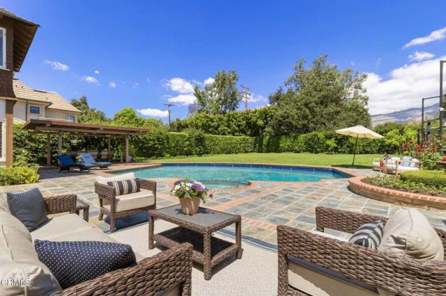 534 Vallombrosa Drive, Pasadena, CA 91107