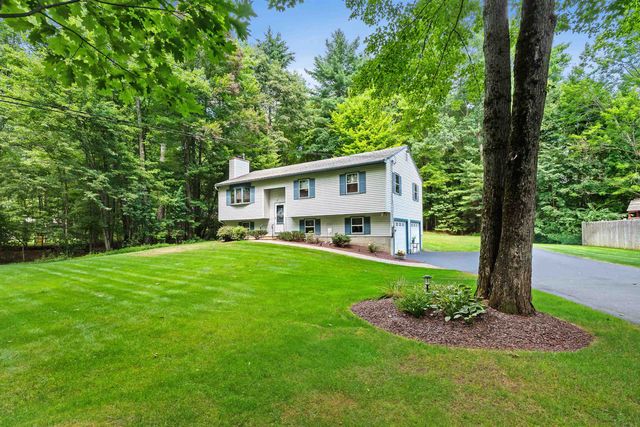 11 Poore Road, Hooksett, NH 03106