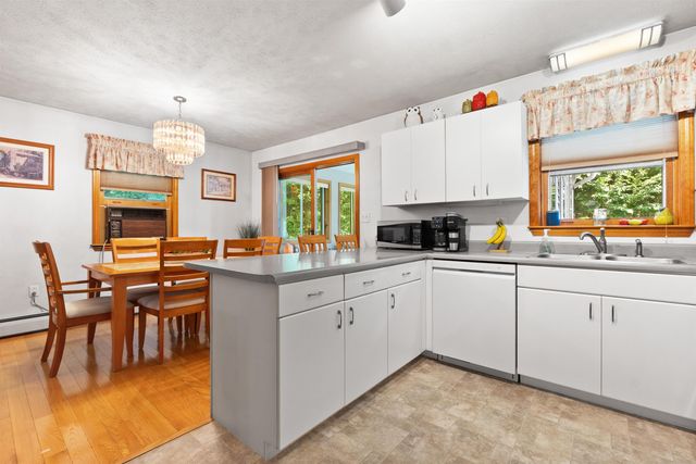 11 Poore Road, Hooksett, NH 03106