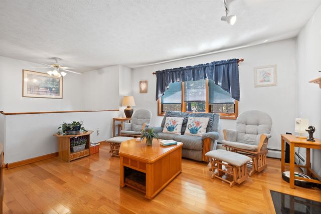 11 Poore Road, Hooksett, NH 03106