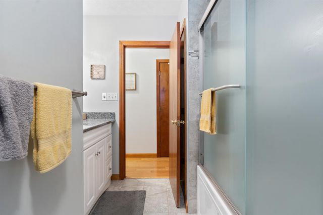 11 Poore Road, Hooksett, NH 03106
