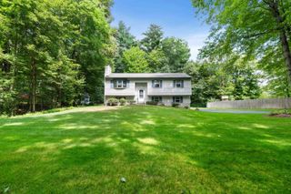 11 Poore Road, Hooksett, NH 03106