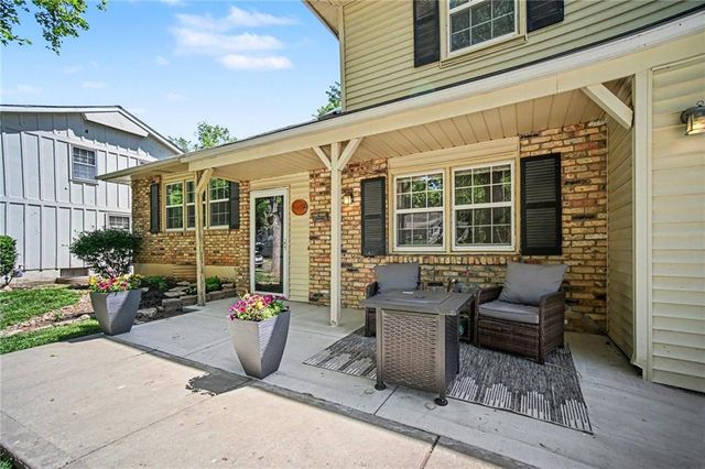 9407 Craig Drive, Overland Park, KS 66212