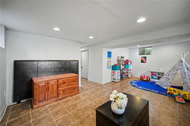 9407 Craig Drive, Overland Park, KS 66212