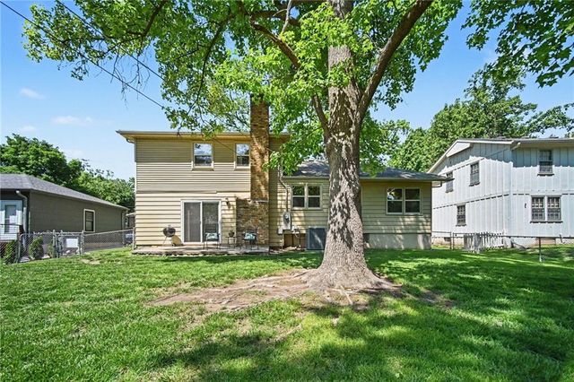 9407 Craig Drive, Overland Park, KS 66212