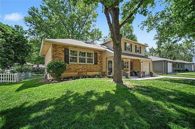 9407 Craig Drive, Overland Park, KS 66212