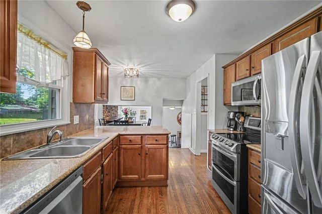 9407 Craig Drive, Overland Park, KS 66212