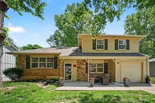 9407 Craig Drive, Overland Park, KS 66212