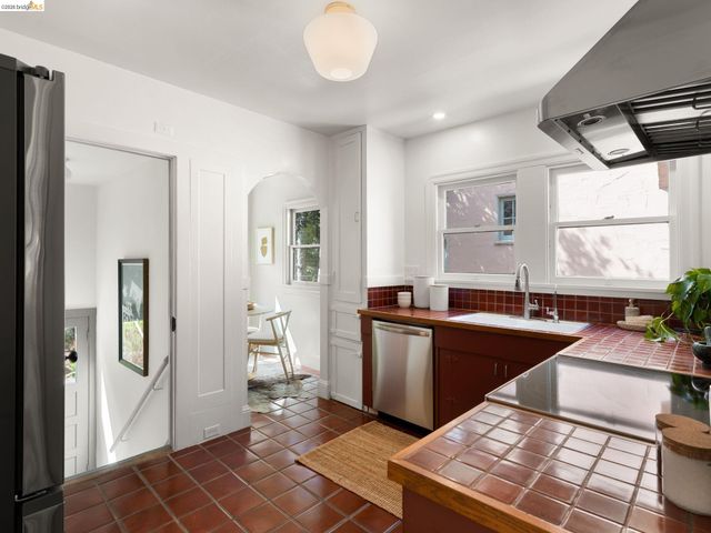 2816 Webster St, Berkeley, CA 94705