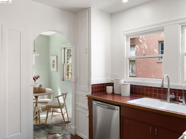 2816 Webster St, Berkeley, CA 94705