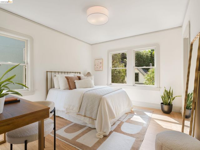 2816 Webster St, Berkeley, CA 94705
