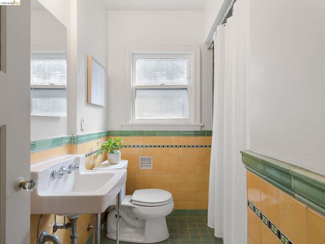 2816 Webster St, Berkeley, CA 94705
