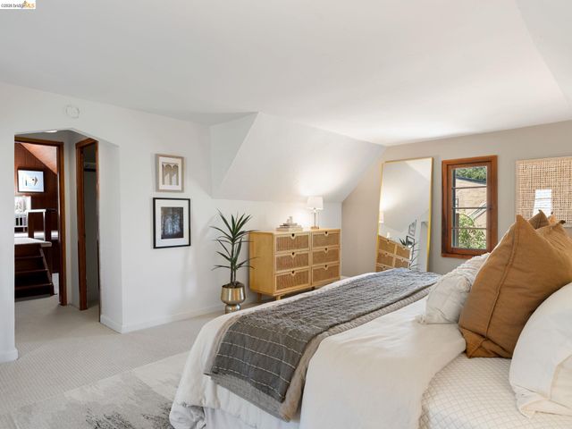 2816 Webster St, Berkeley, CA 94705
