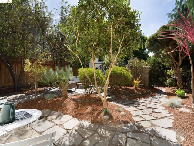 2816 Webster St, Berkeley, CA 94705
