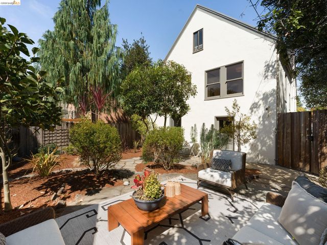 2816 Webster St, Berkeley, CA 94705