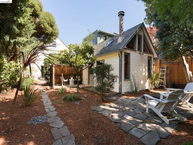 2816 Webster St, Berkeley, CA 94705