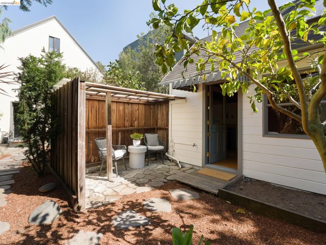 2816 Webster St, Berkeley, CA 94705
