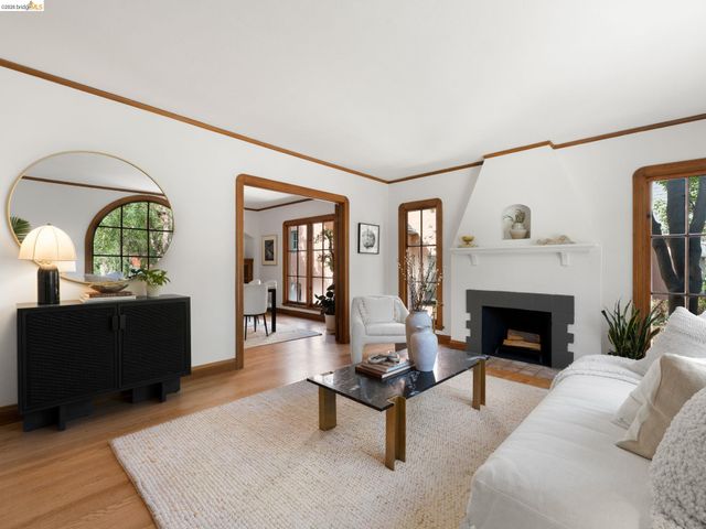 2816 Webster St, Berkeley, CA 94705