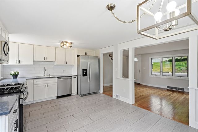 25 Julia Road, Weymouth, MA 02191