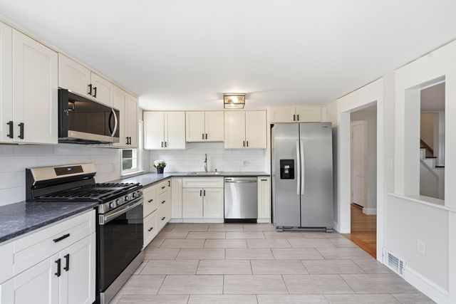 25 Julia Road, Weymouth, MA 02191