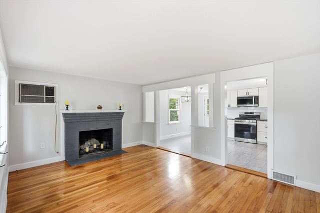 25 Julia Road, Weymouth, MA 02191